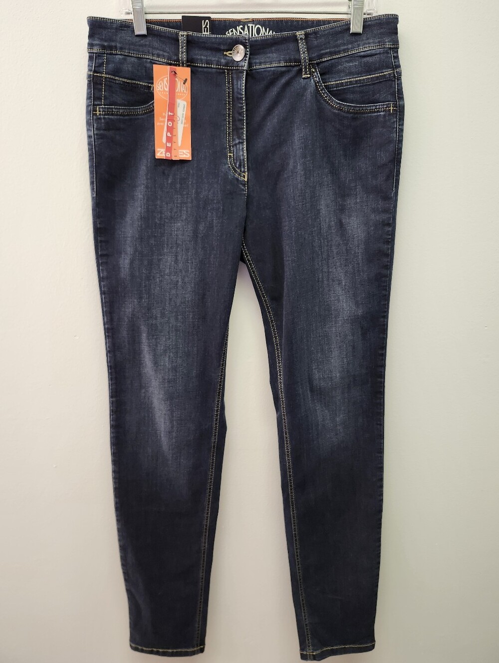 Dark Wash Skinny Jeans - Women's Slim Fit